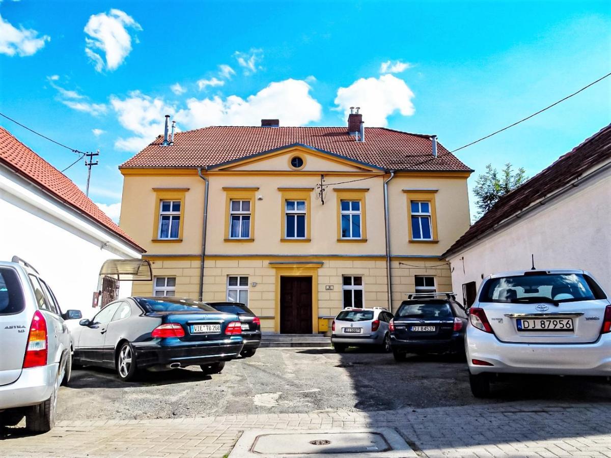 Apartament Cieplicka Apartment Jelenia Gora Bagian luar foto